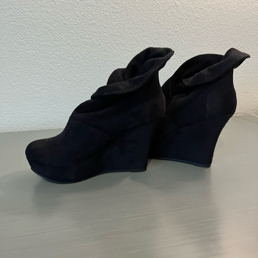 Cuffed suede ankle boots - Picture 12 of 12
